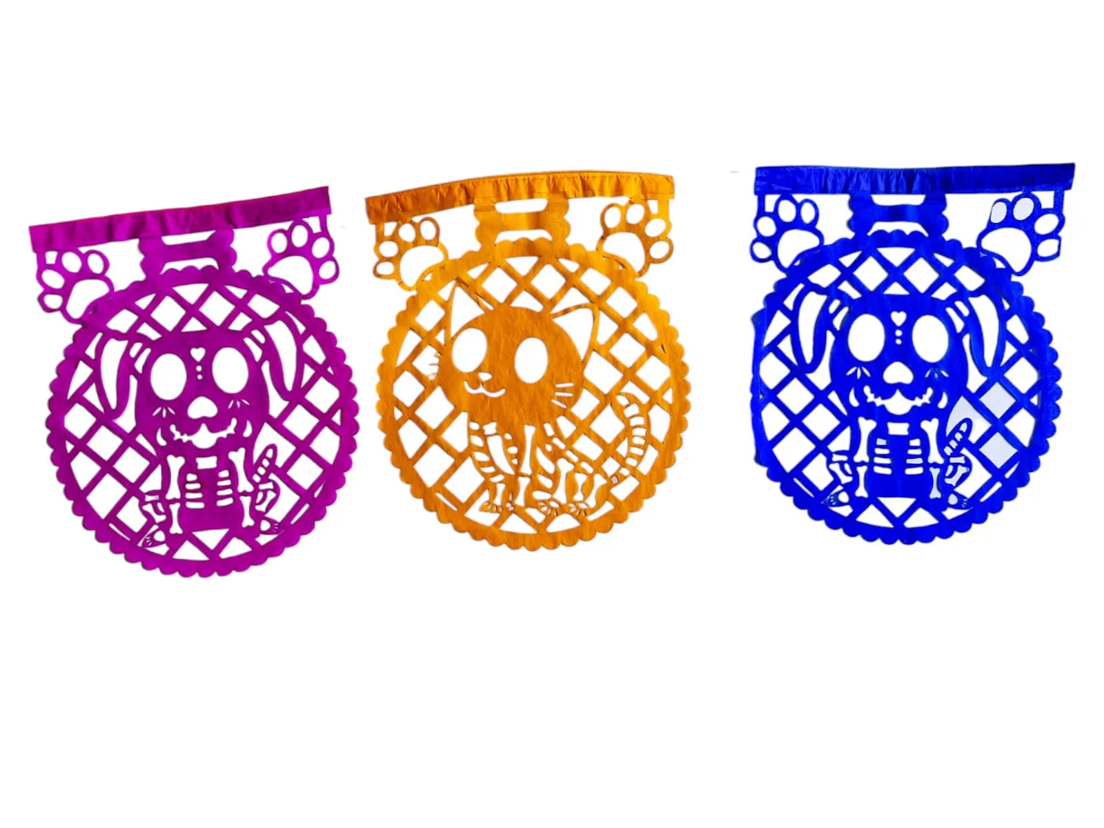 Papel picado de Día de Muertos con mascotas